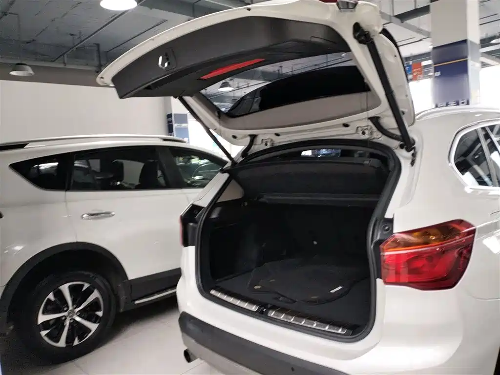BMW X1 2016 sDrive18Li Fashion Model фото 19