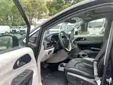Фото 8 - Chrysler Pacifica PHEV