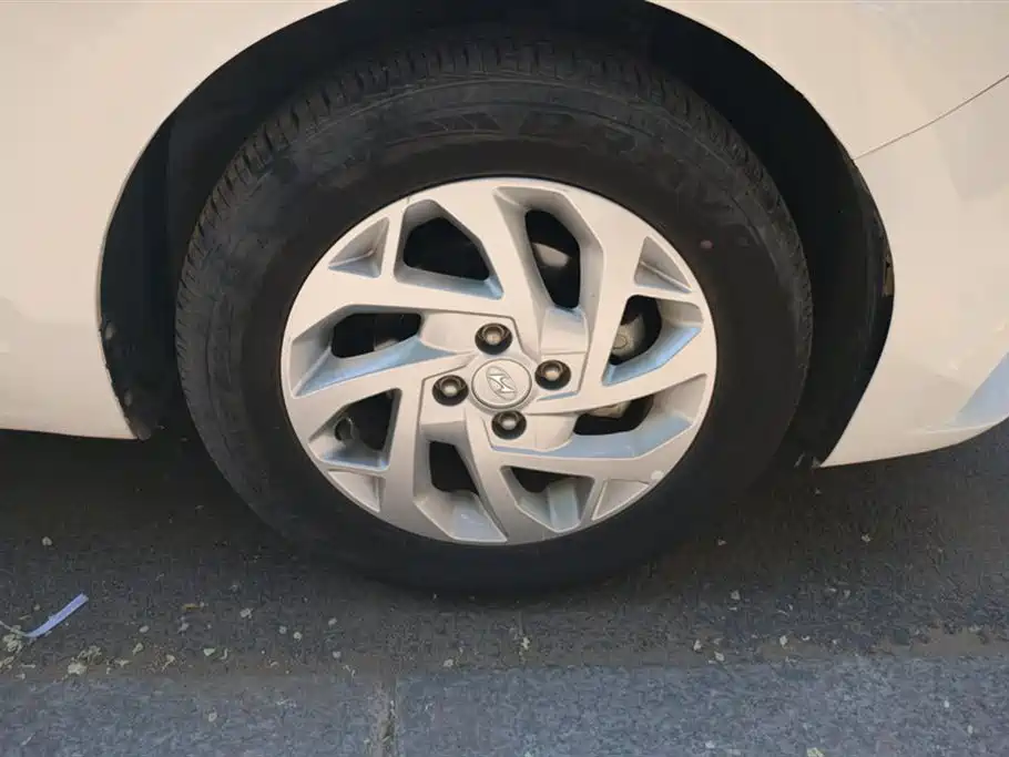 Hyundai Verna 2020 1.4L Manual GLS Cool Edition фото 6
