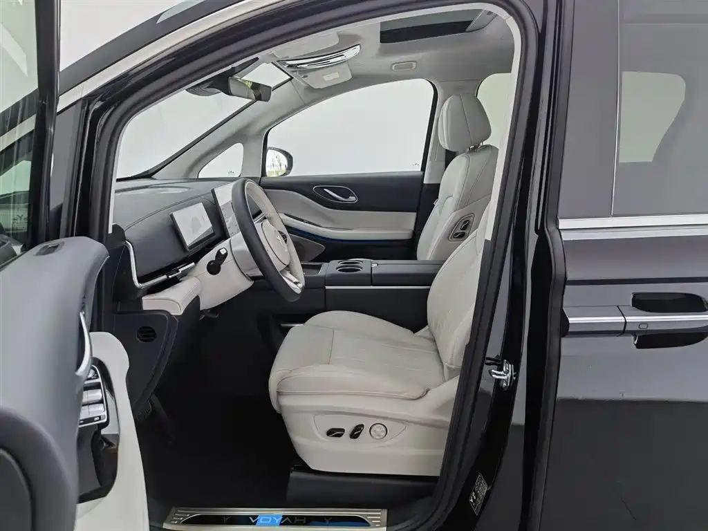 Voyah Auto Voyah Dreamer 2026 PHEV Champion Edition фото 10