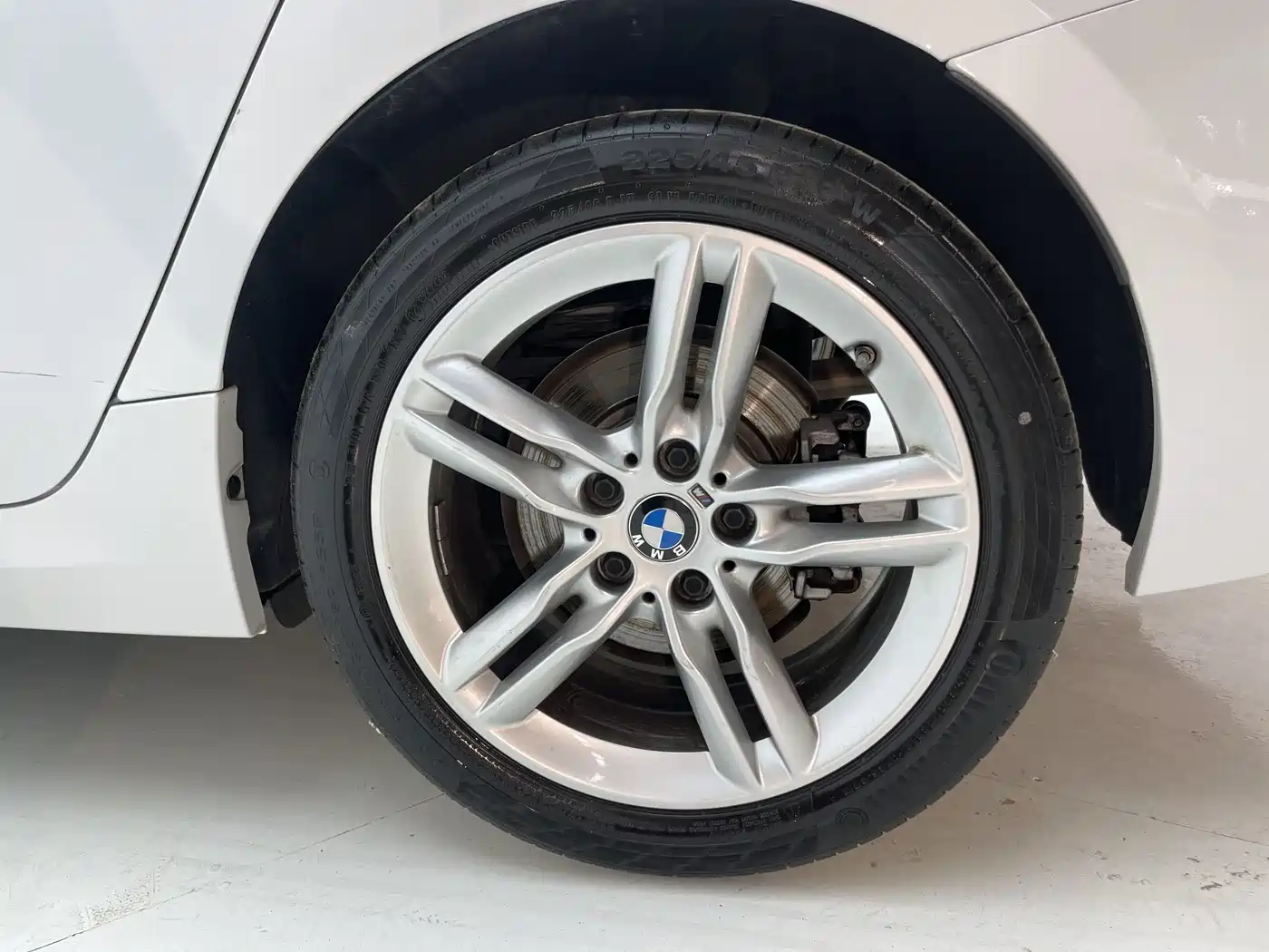 BMW 1 Series 2023 120i M Sport Shadow Edition фото 25