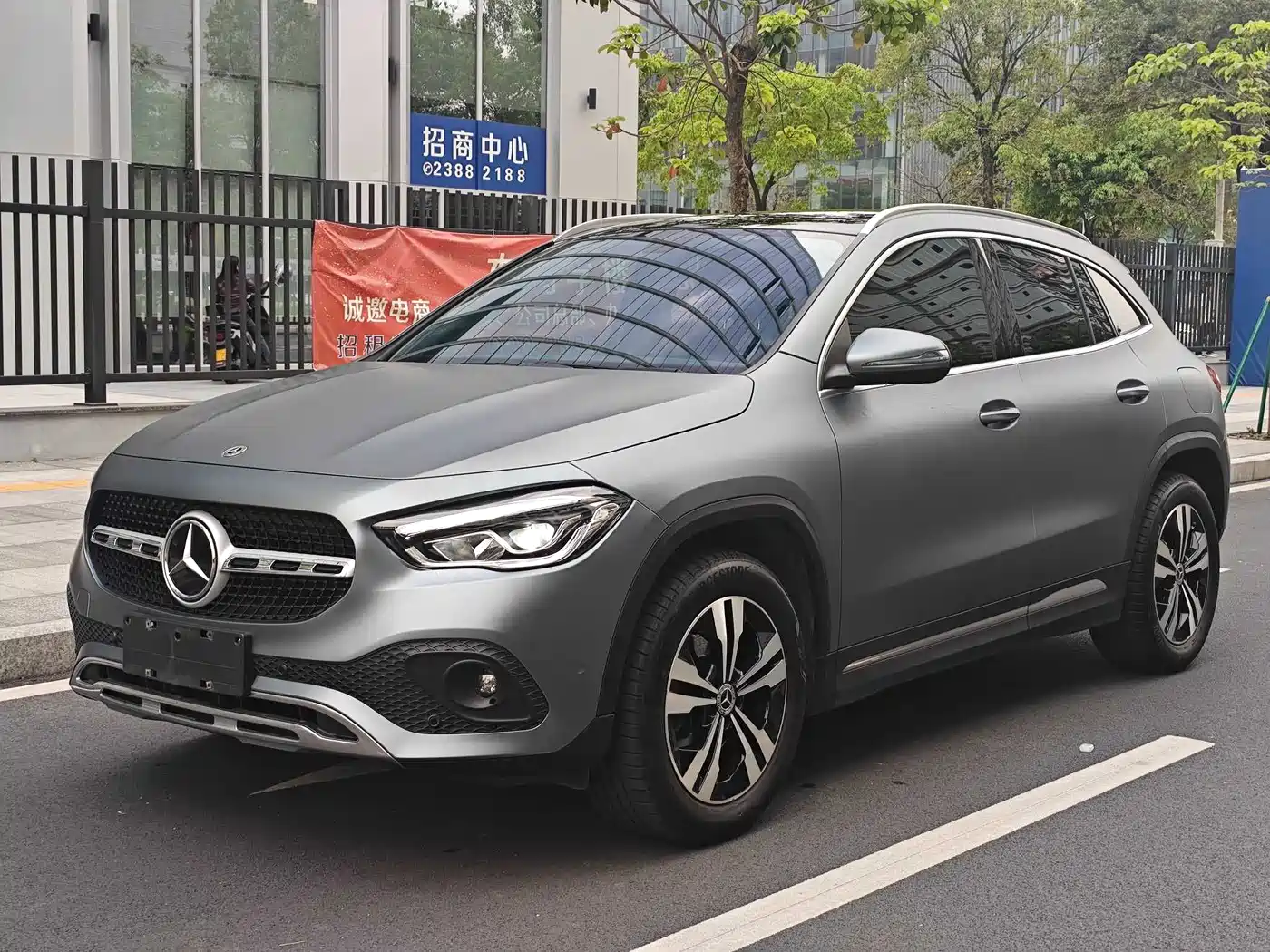 MERCEDES-BENZ GLA