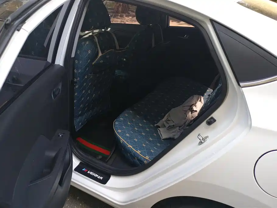 Hyundai Verna 2020 1.4L Manual GLS Cool Edition фото 11
