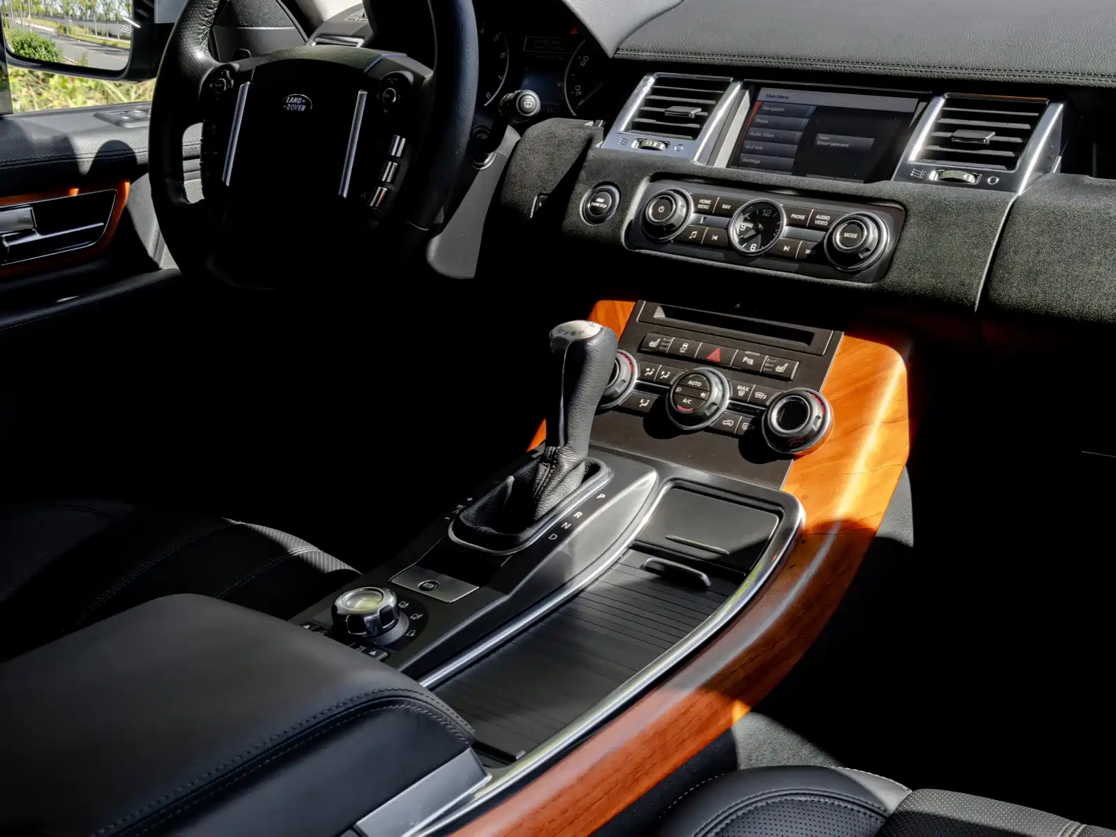 صورة 14 - Land Rover Range Rover Sport