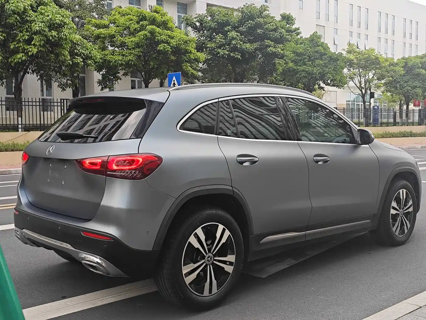 MERCEDES-BENZ GLA