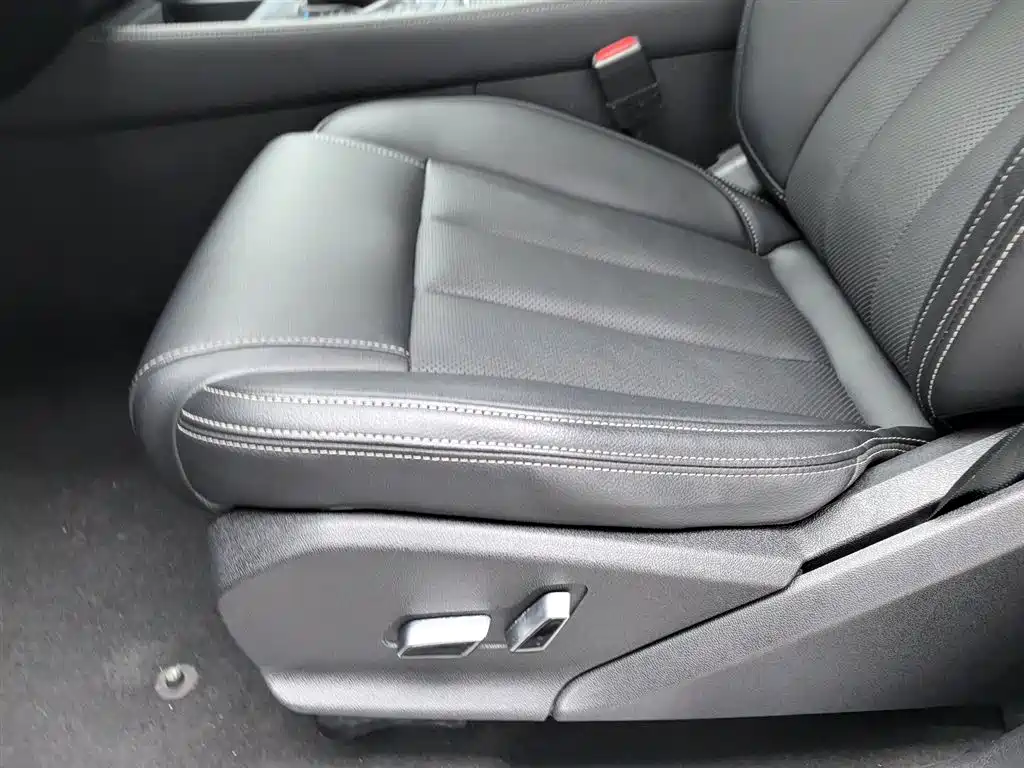 BYD Tang 2018 2.0T Automatic Smart Connection Honor Edition 7-Seater China V фото 20