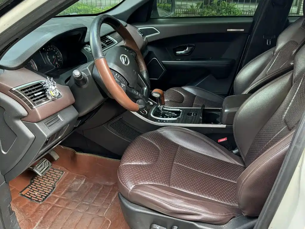 Landwind X7 2016 2015 2.0T Panorama Premium