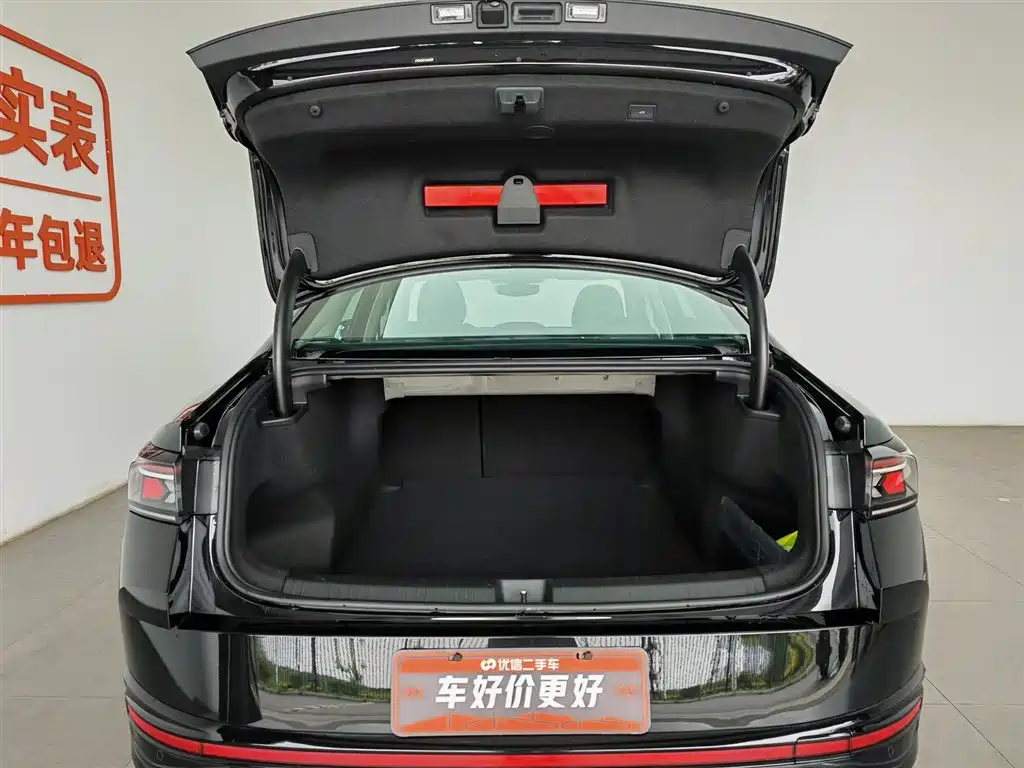 Volkswagen Magotan 2026 300TSI Premium Edition Eye-catcher фото 16