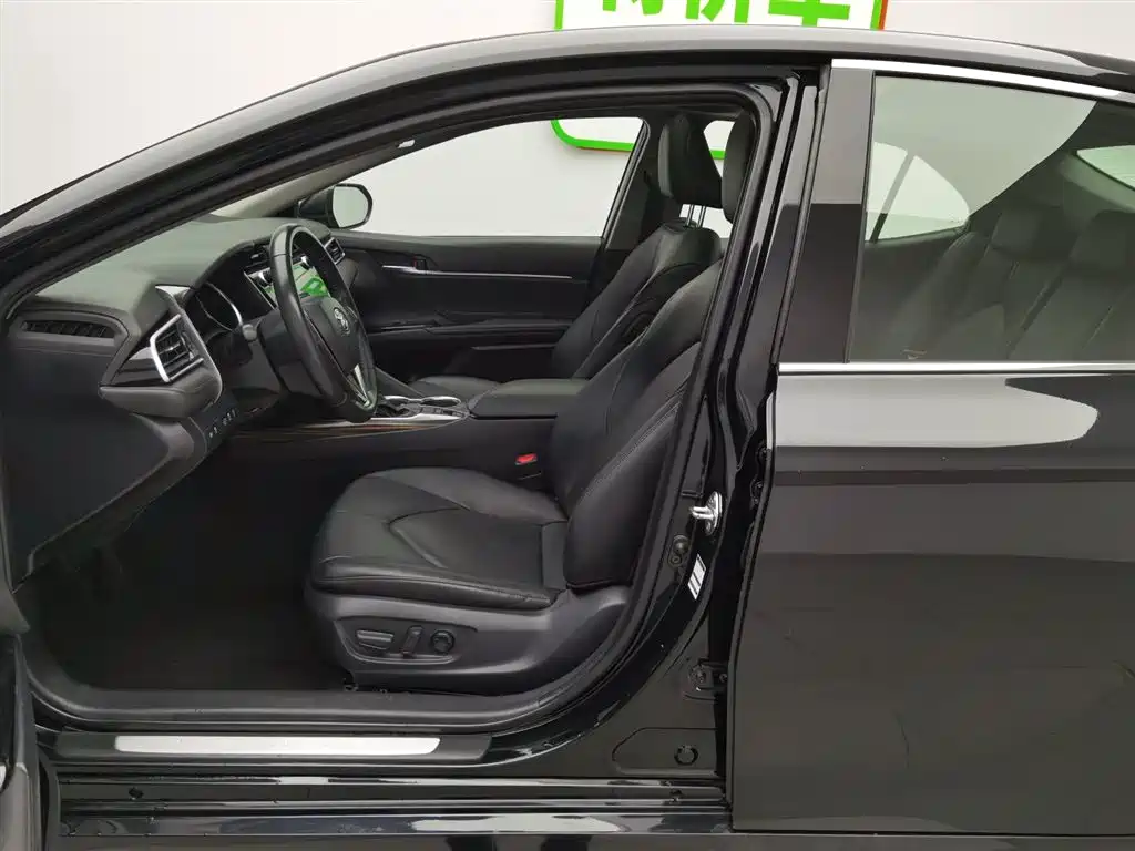 Toyota Camry 2019 Facelift 2.0G Luxury Edition фото 10