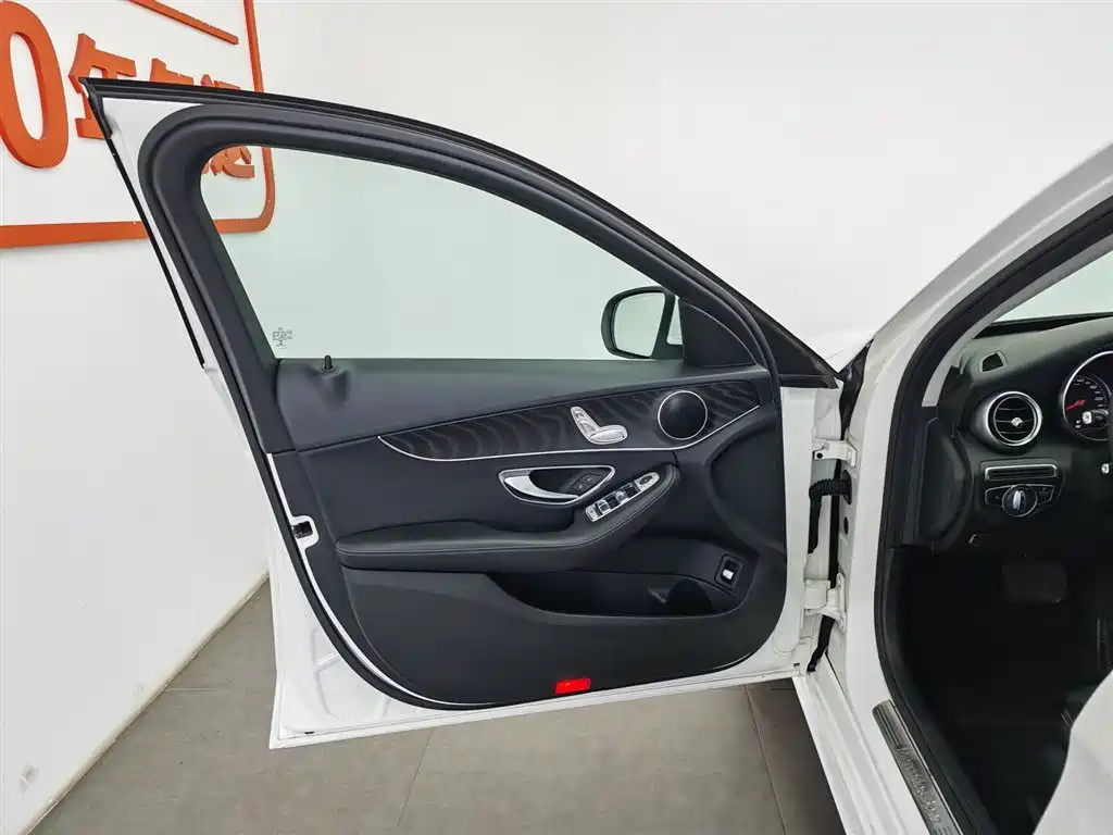 Mercedes-Benz C-Class (Import) 2017 Facelift C 200 Estate фото 8