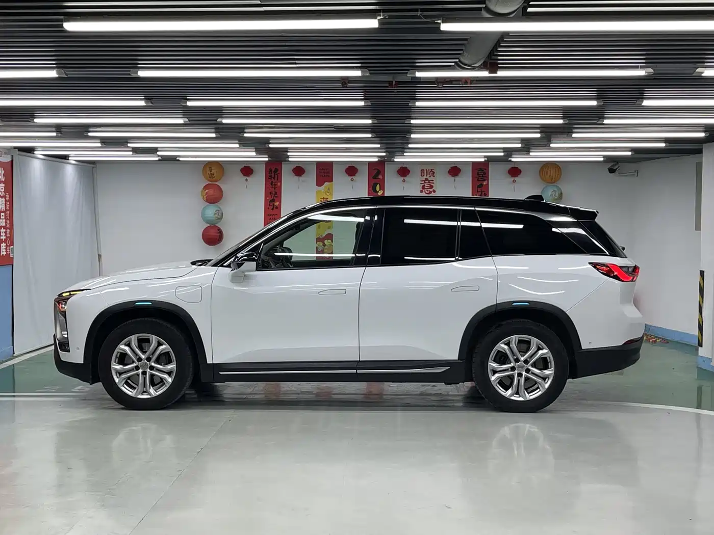 NIO ES8 2019 2018 355KM Base Model 7-Seater Version
