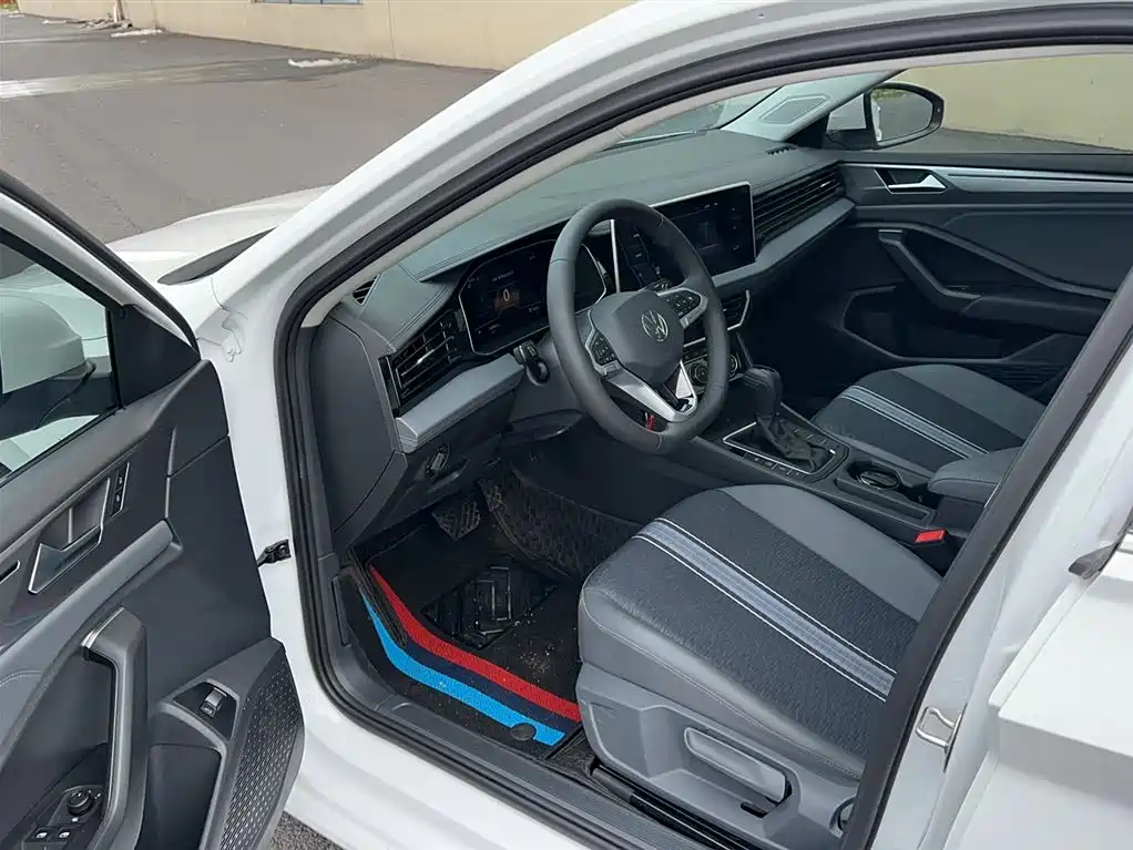 Volkswagen Sagitar 2025 300TSI DSG Flying Leap Edition фото 17