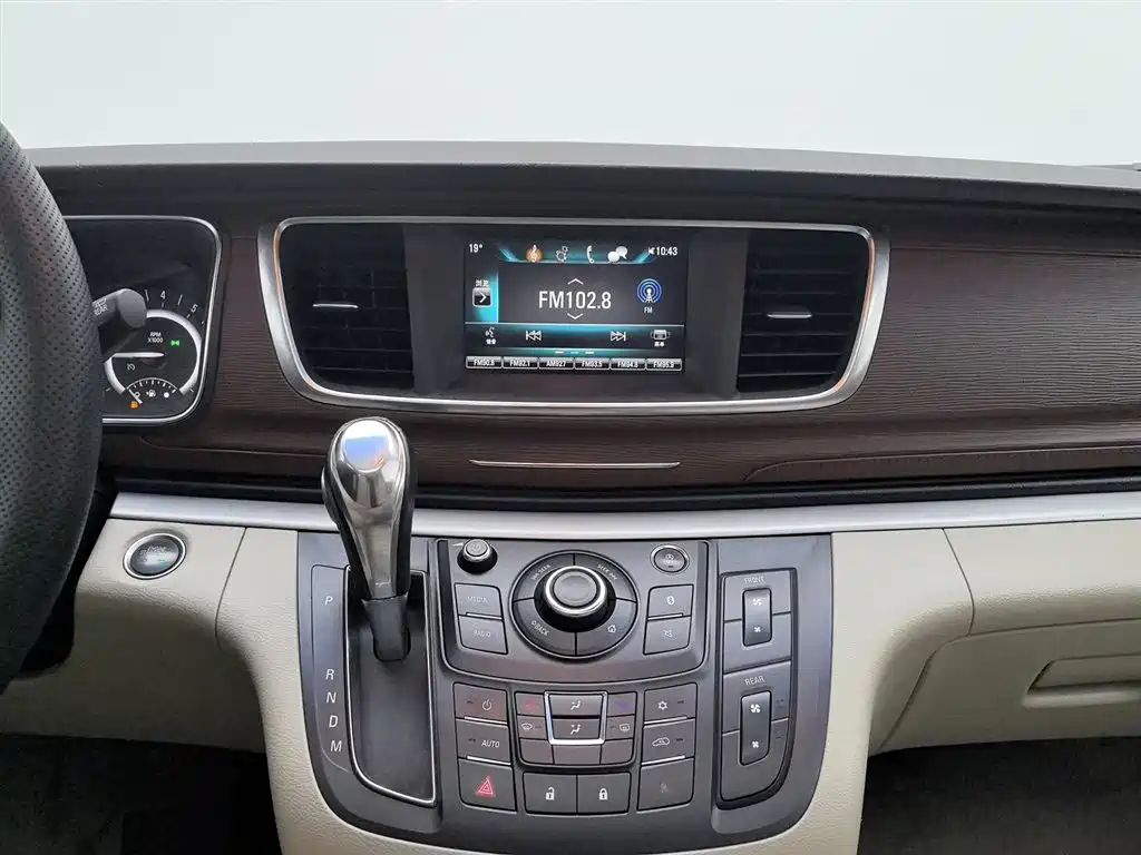 Buick GL8 2018 28T Luxury Model China VI фото 12