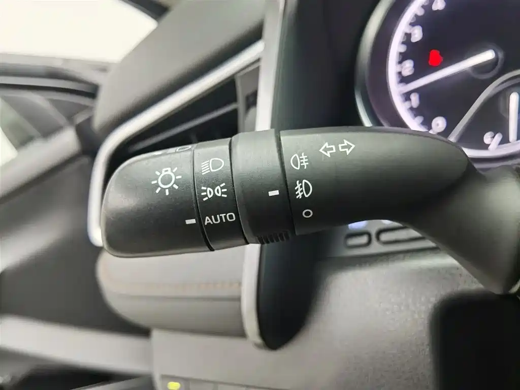 Toyota Camry 2019 Facelift 2.0G Luxury Edition фото 21