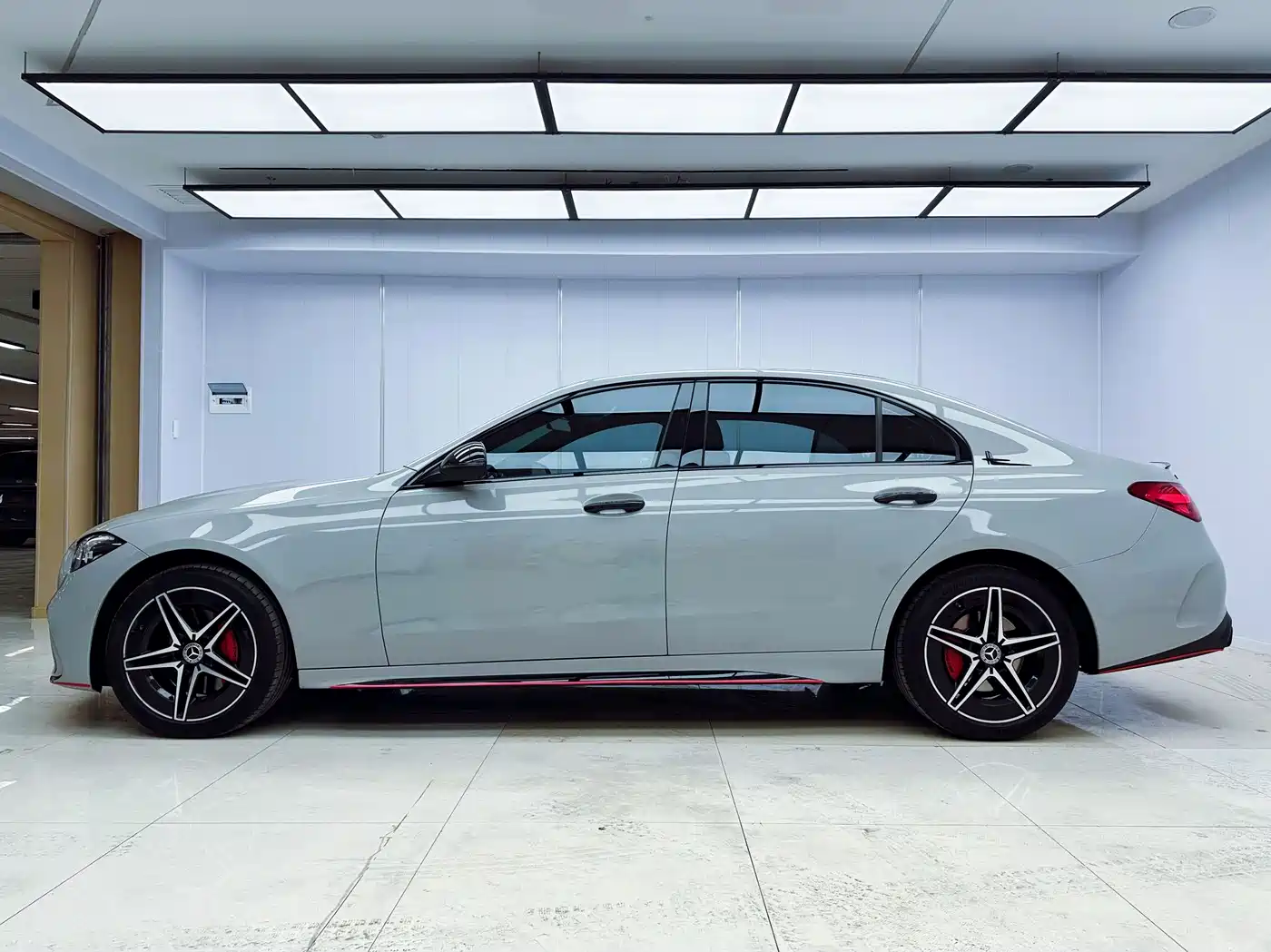 Mercedes-Benz C-Class 2023 Facelift II C 260 L Night Edition фото 4