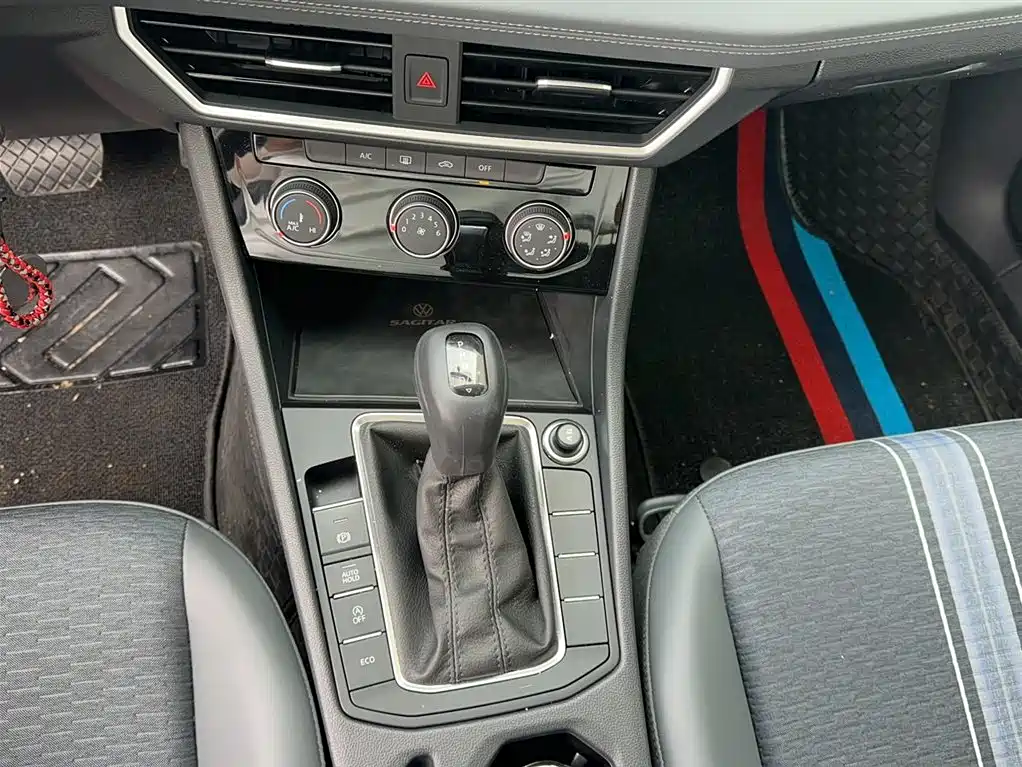 Volkswagen Sagitar 2025 300TSI DSG Flying Leap Edition фото 9