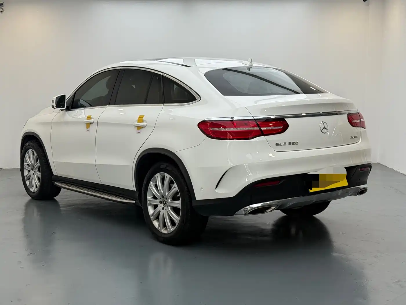 Mercedes-Benz GLE Coupe 2017 GLE 320 4MATIC Coupe SUV фото 4