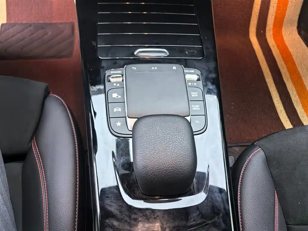 Mercedes-Benz CLA (Import) 2023 CLA 200 фото 9