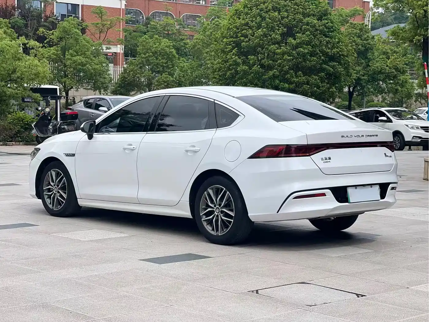 BYD Qin PLUS 2021 DM-i 120KM Premium фото 6