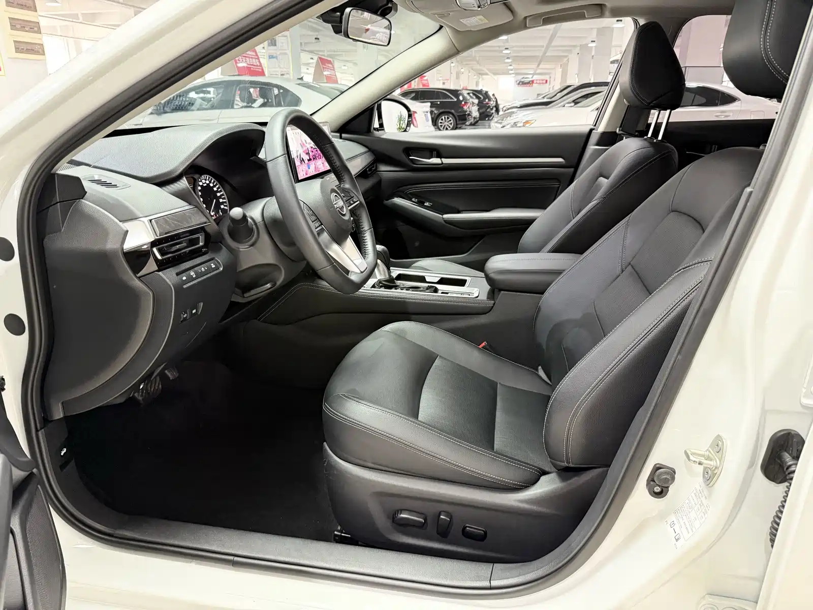 Photo 10 - Nissan Teana