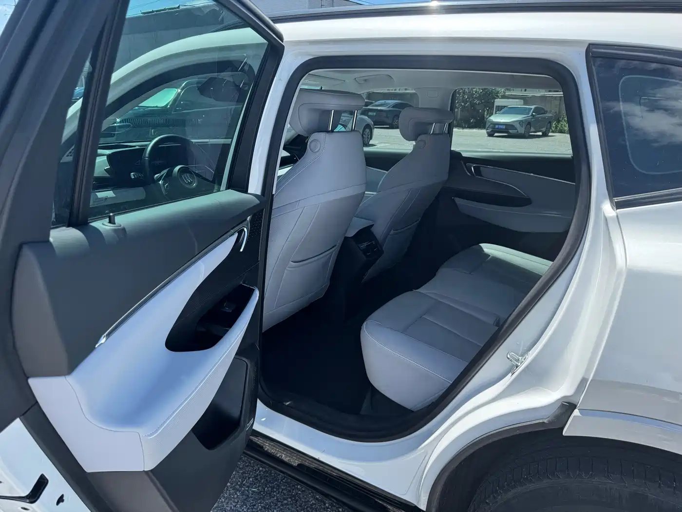 Buick E5 2023 2023 Premium Standard Range Edition