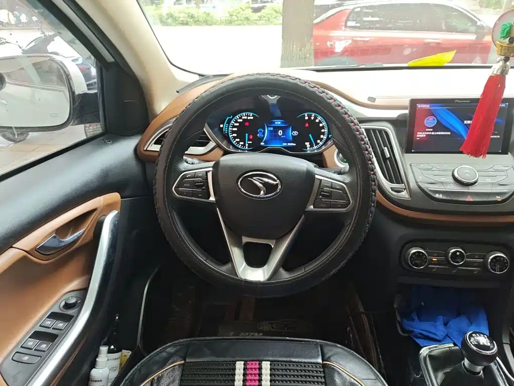 Soueast DX7 2017 2017 1.5T Manual Triumph Edition
