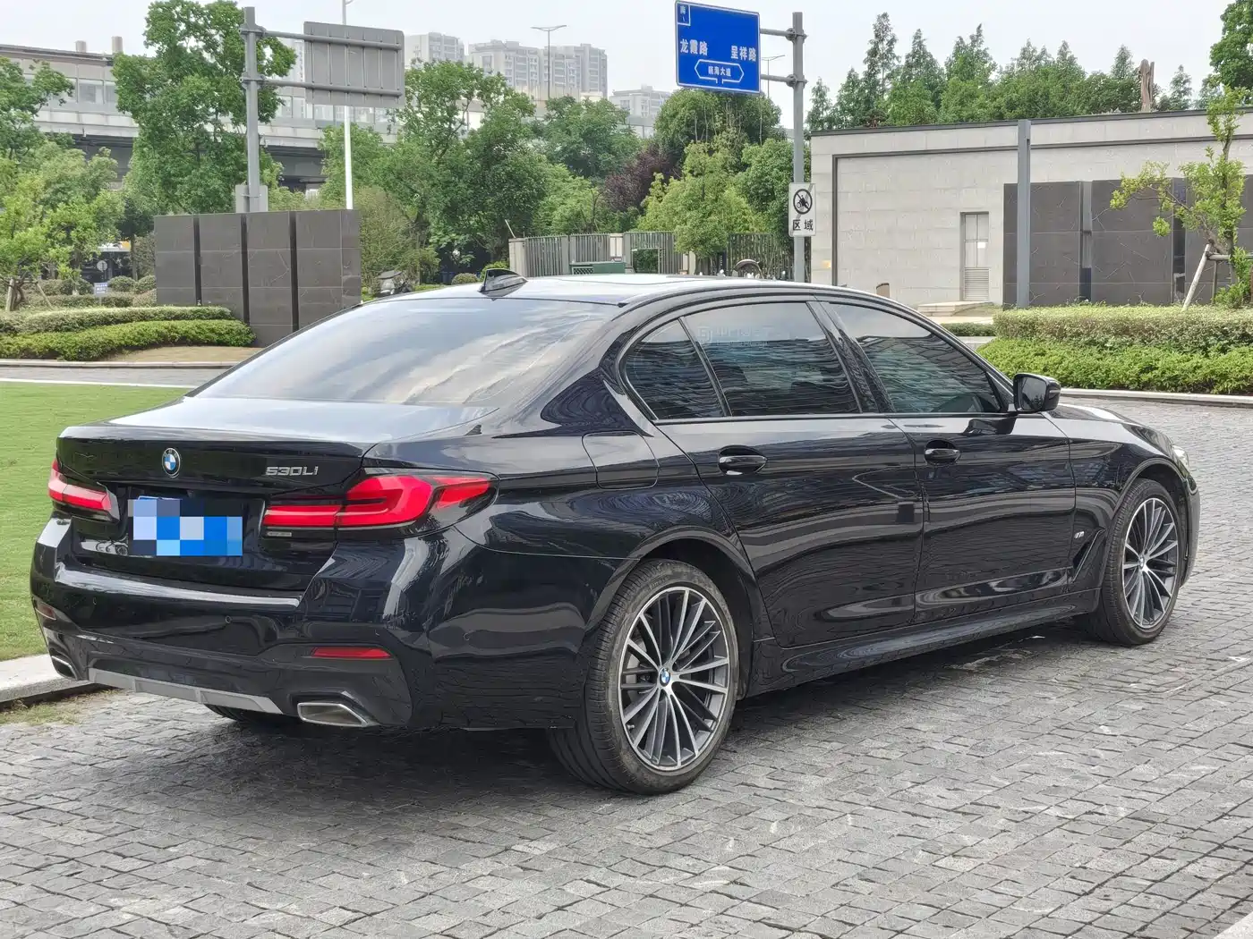 BMW 5 Series 2022 Facelift 530Li Leading M Sport Package фото 7