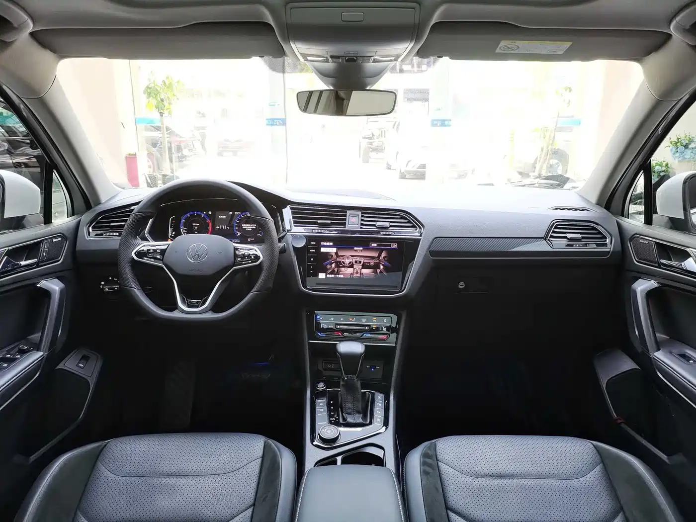 Volkswagen Tiguan L 2019 380TSI Auto 4WD Smart Luxury Edition China VI фото 11