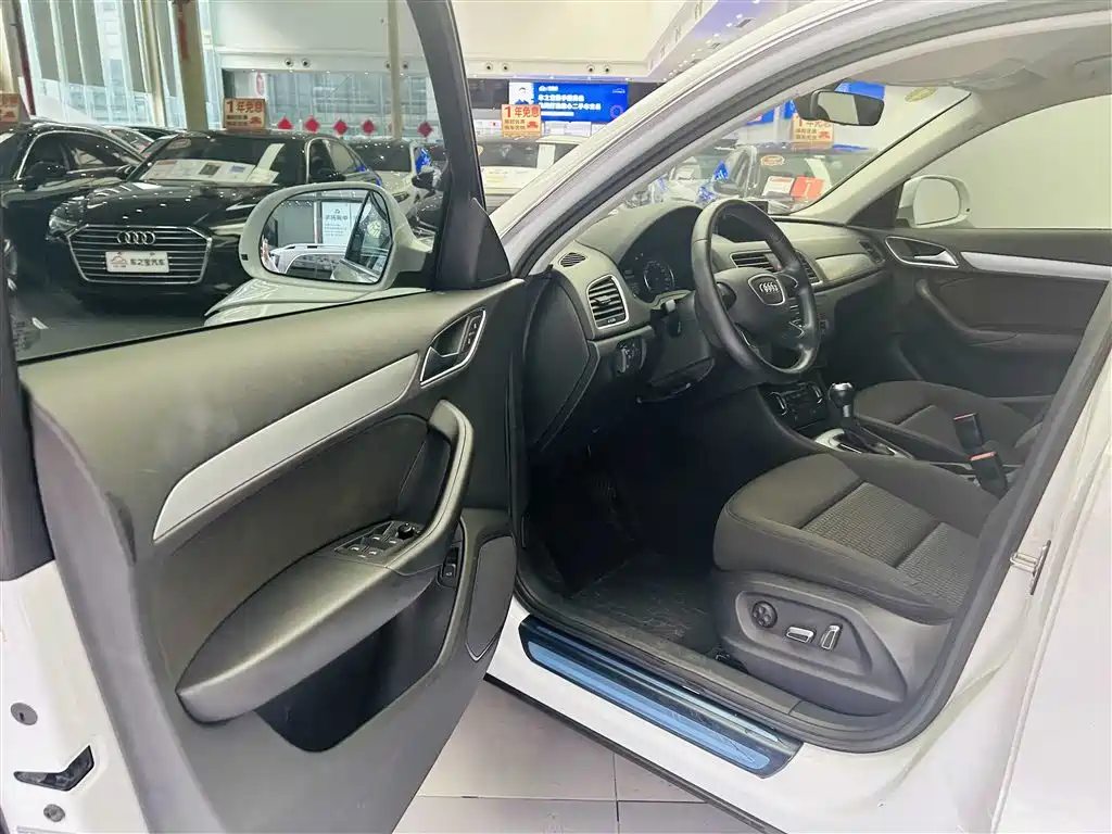 Audi Q3 2018 30th Anniversary Edition 30 TFSI Standard фото 20