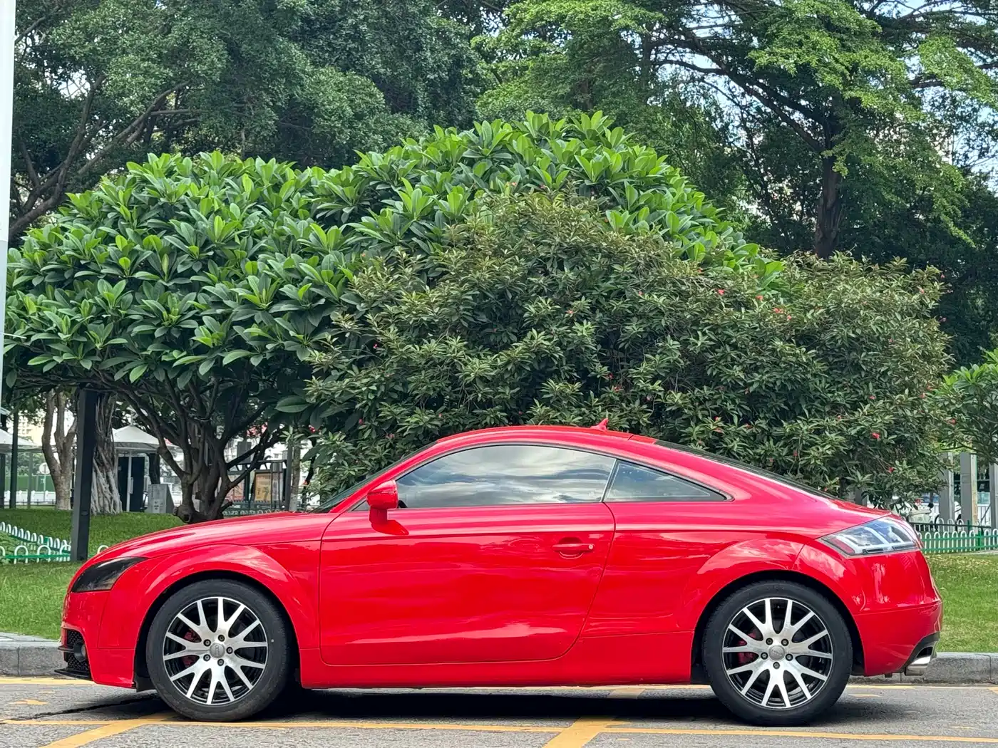 Audi TT 2008 Model TT Coupe 2.0TFSI фото 4