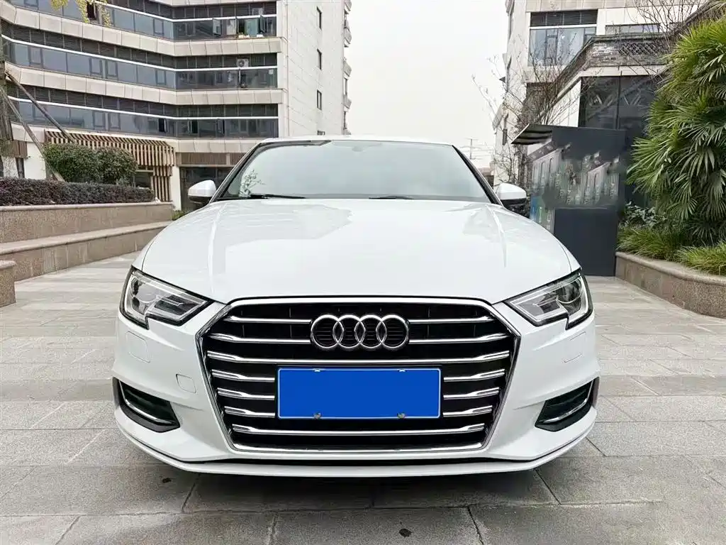 Audi A3 2019 Limousine 35 TFSI Progressive China VI фото 2