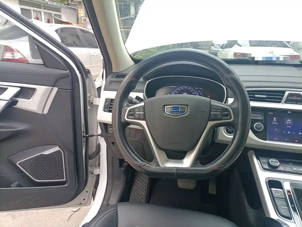Фото 3 - Geely Boyue