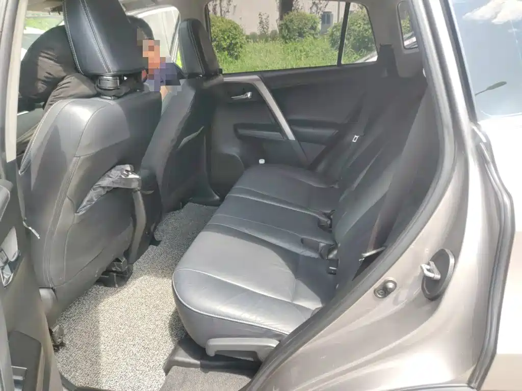 صورة 14 - Toyota RAV4 Rongfang