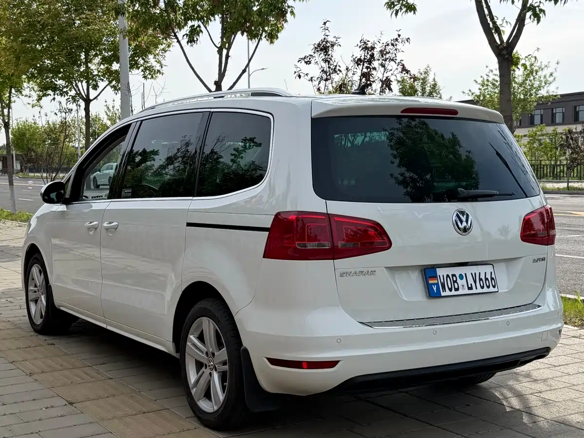Volkswagen Sharan 2014 2.0TSI Comfort фото 4