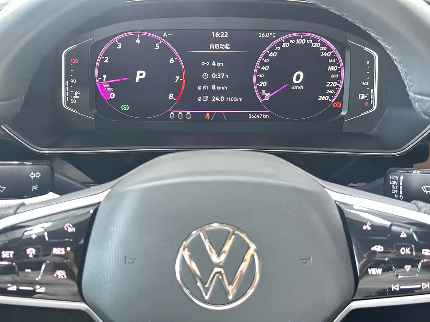 Фото 12 - Volkswagen Passat