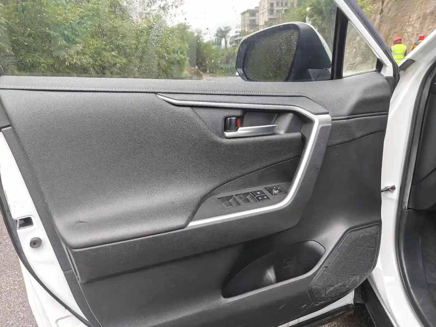 Toyota Wildlander 2021 Hybrid 2.5L E-CVT 2WD Luxury Edition фото 8