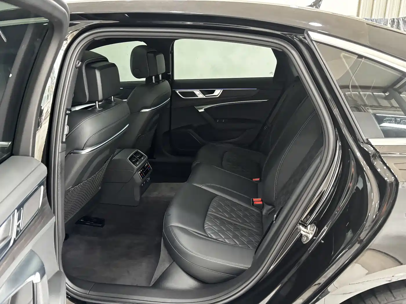 Audi A6L 2025 45 TFSI quattro Premium Sport фото 21