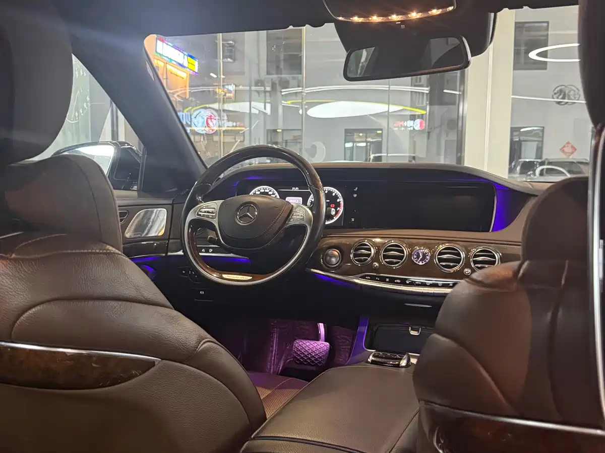 Фото 10 - Mercedes-Benz S-Class