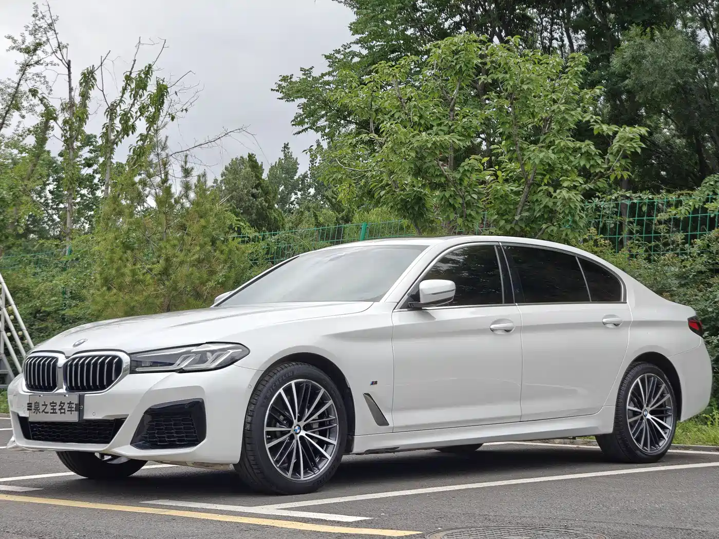 BMW 5 Series 2023 530Li Leading M Sport Package фото 2