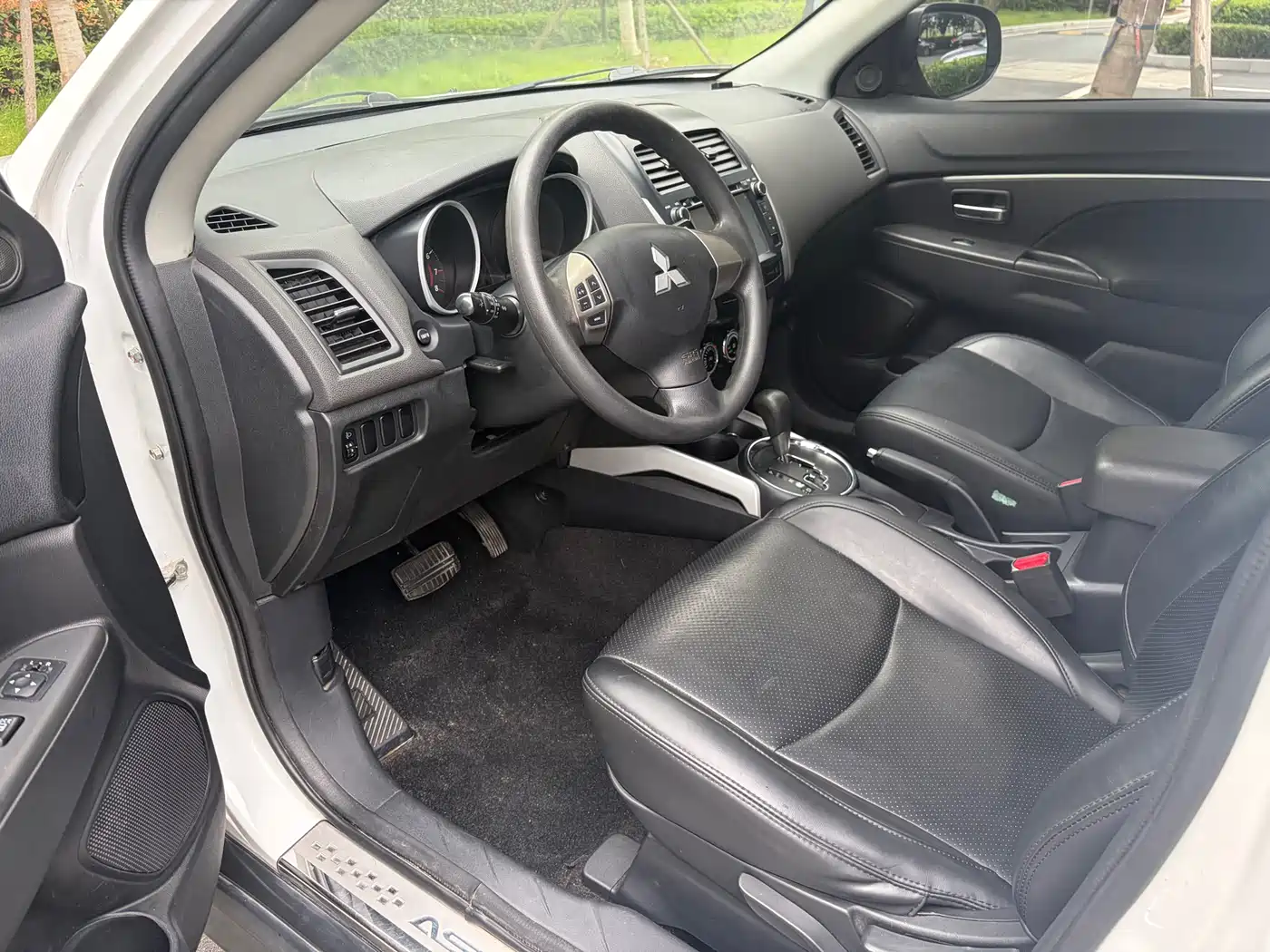 Mitsubishi ASX 2013 2.0L CVT 2WD Elite фото 3