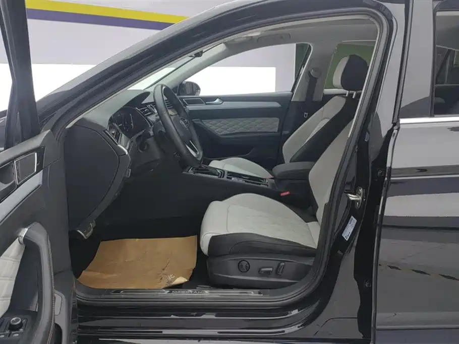 Volkswagen Magotan 2025 Popular Edition 330TSI DSG Luxury фото 9