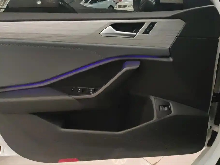 Volkswagen Sagitar 2025 300TSI DSG Surpass Edition фото 7