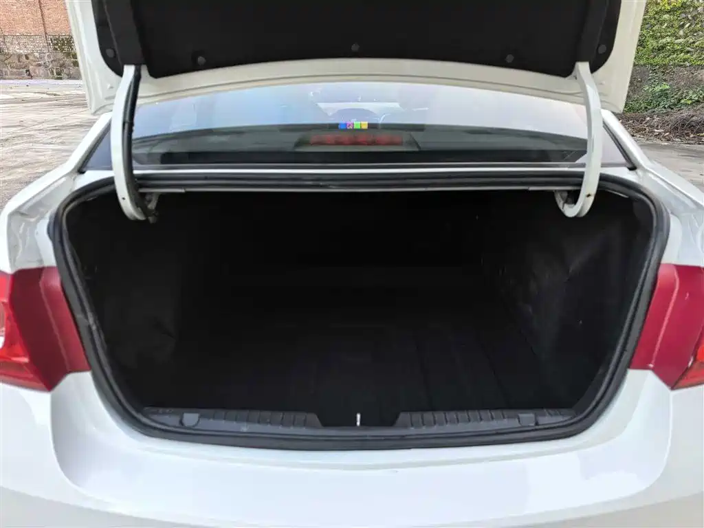 Chevrolet Cruze 2015 1.5L Classic SE AT фото 10