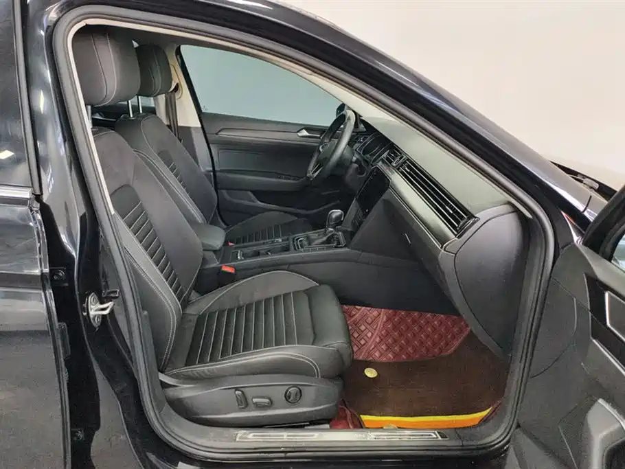 Volkswagen Magotan 2020 330TSI DSG Leading фото 8