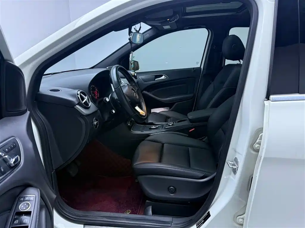 Mercedes-Benz B-Class 2015 B 200 Style фото 18