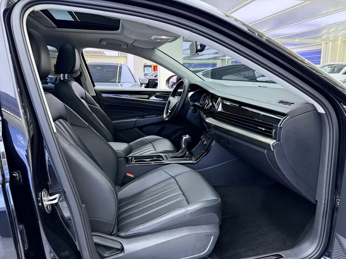 Volkswagen Passat 2020 Facelift 280TSI Business Version China VI фото 6