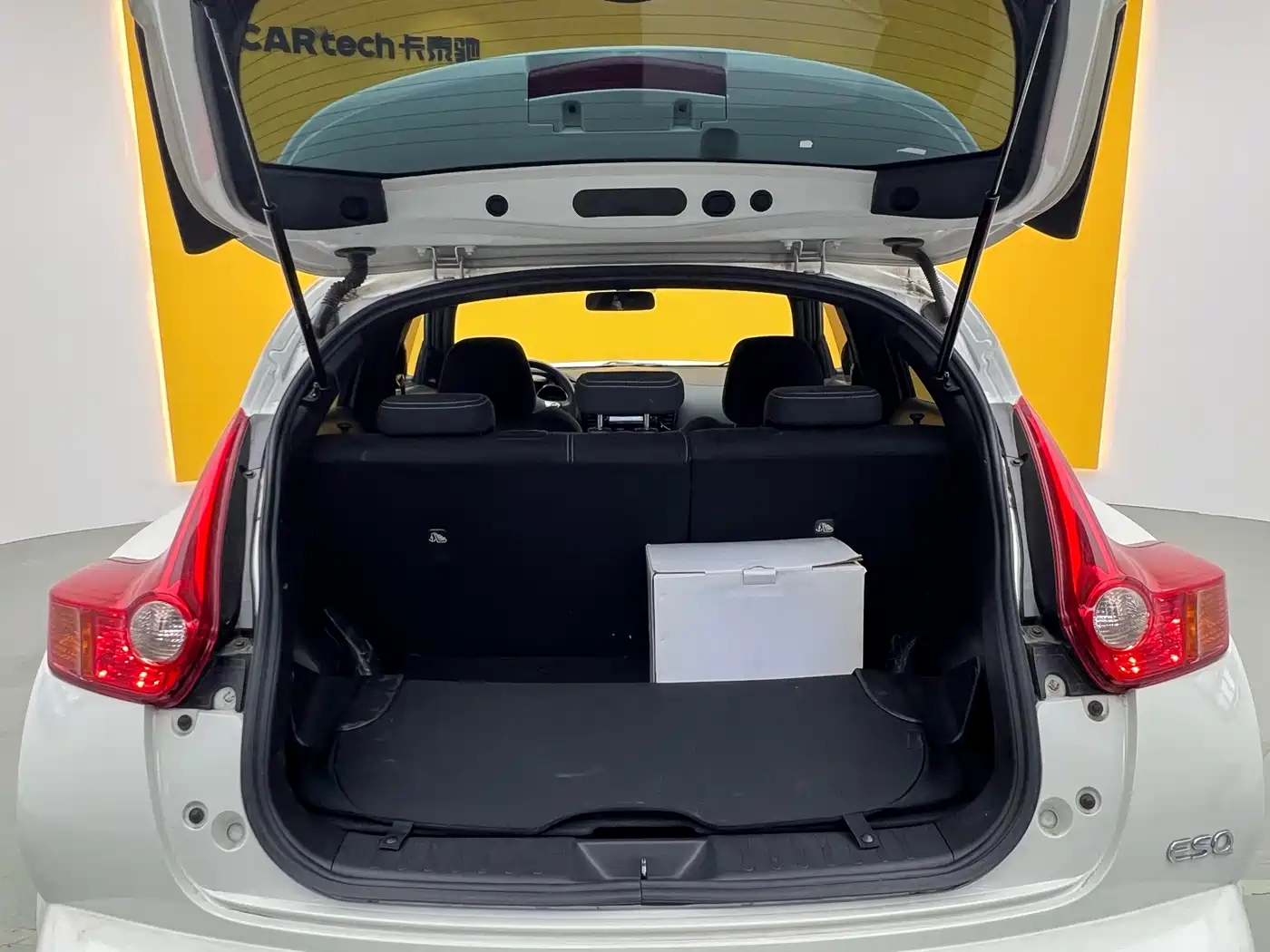 Infiniti ESQ 2016 2014 1.6L Free Edition