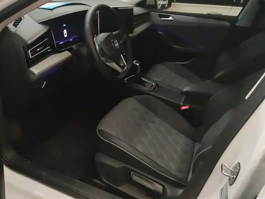 Volkswagen Sagitar 2025 300TSI DSG Surpass Edition фото 9
