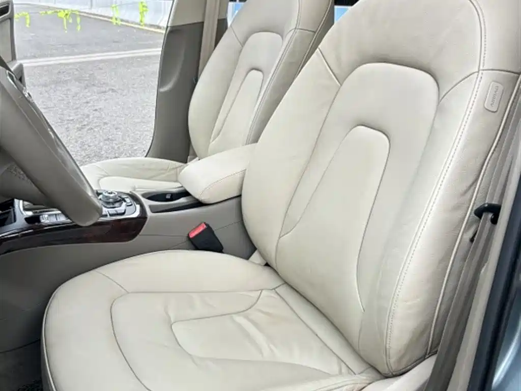 Audi A4L 2010 2.0 TFSI Technology фото 3