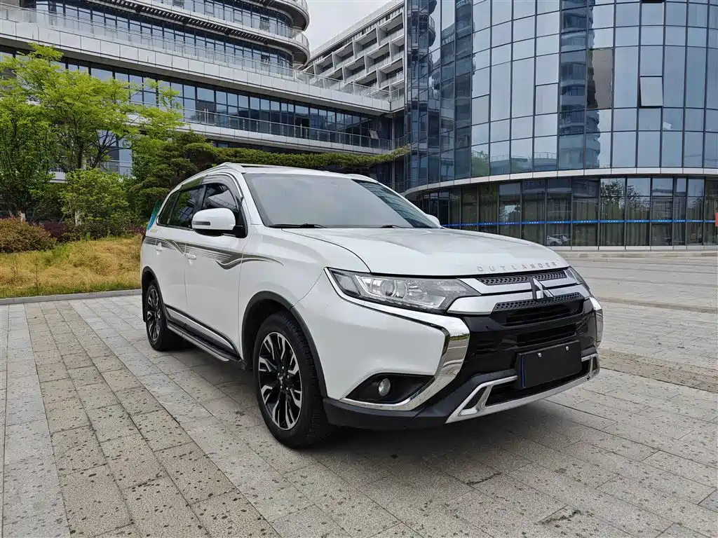 Mitsubishi Outlander 2019 2.0L 2WD Enjoy Edition 7-seater China V фото 3